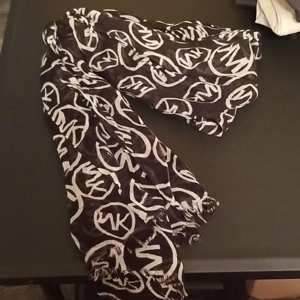 MK SCARF